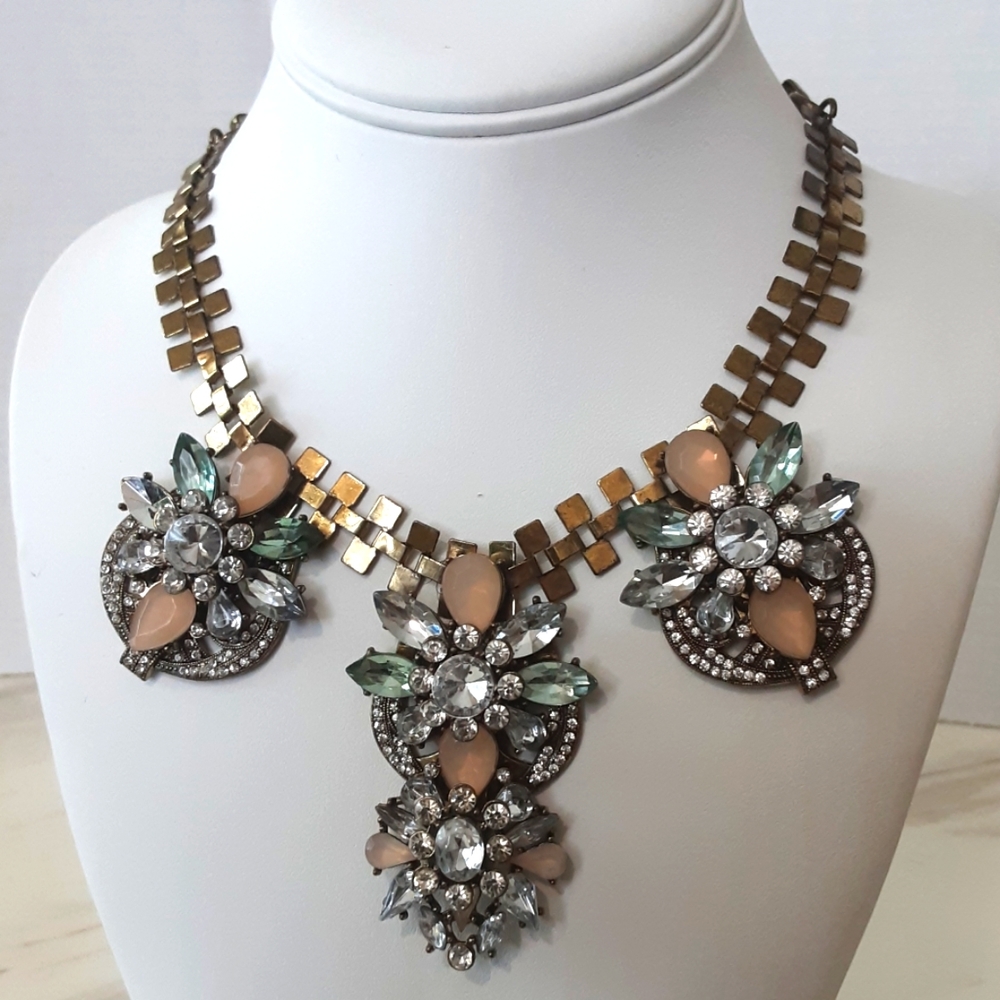 EXPRESS ANTIQUED STATEMENT RHINESTONE CRYSTAL FLOWER BIB NECKLACE 18"